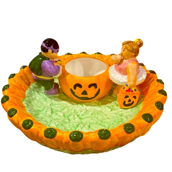 Halloween Ceramic Pumpkin Candy Dish with Figures - Picture 1 of 1
